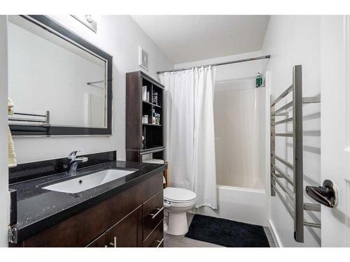 10-3390 72 Avenue, Lloydminster, AB - Indoor Photo Showing Bathroom