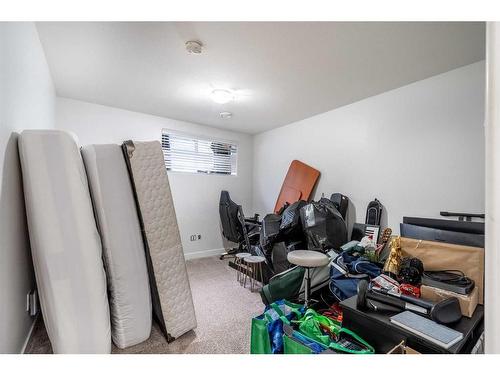 10-3390 72 Avenue, Lloydminster, AB - Indoor Photo Showing Other Room