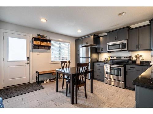 10-3390 72 Avenue, Lloydminster, AB - Indoor Photo Showing Kitchen With Stainless Steel Kitchen