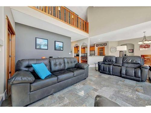 88 Whitetail Avenue, Rural Vermilion River, County Of, AB - Indoor Photo Showing Living Room