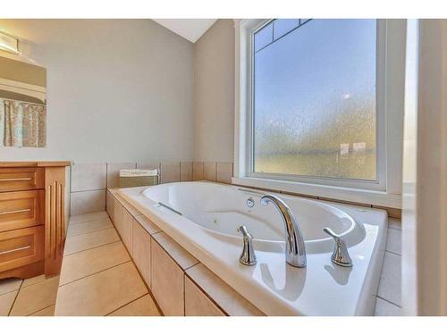 88 Whitetail Avenue, Rural Vermilion River, County Of, AB - Indoor Photo Showing Bathroom