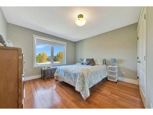 88 Whitetail Avenue, Rural Vermilion River, County Of, AB - Indoor Photo Showing Bedroom