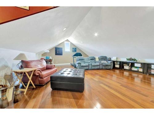 88 Whitetail Avenue, Rural Vermilion River, County Of, AB - Indoor Photo Showing Living Room