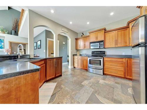 88 Whitetail Avenue, Rural Vermilion River, County Of, AB - Indoor Photo Showing Kitchen