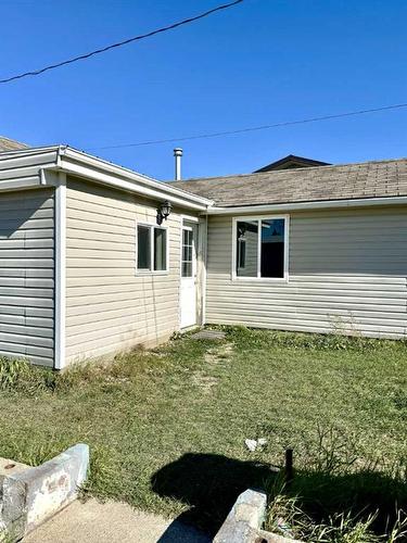 18 Railway Avenue East, St. Walburg, SK - Outdoor