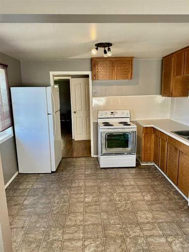 18 Railway Avenue East, St. Walburg, SK - Indoor Photo Showing Kitchen