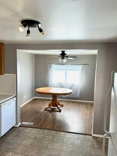 18 Railway Avenue East, St. Walburg, SK - Indoor Photo Showing Kitchen