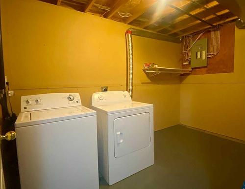 5119 51 Street, Provost, AB - Indoor Photo Showing Laundry Room