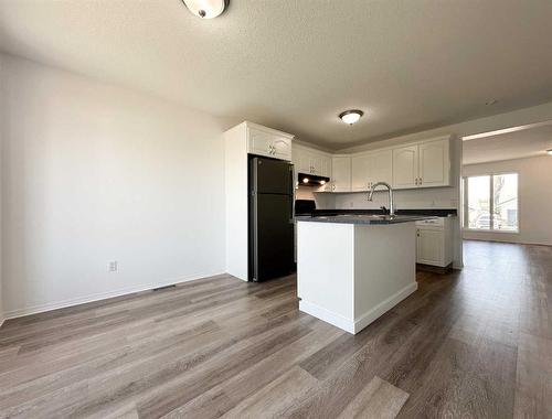 1121 21 Street, Wainwright, AB - Indoor Photo Showing Kitchen