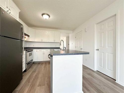 1121 21 Street, Wainwright, AB - Indoor Photo Showing Kitchen