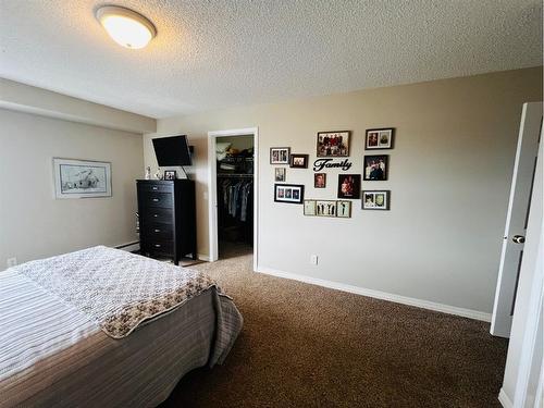 301-5101 51 Street, Vermilion, AB - Indoor Photo Showing Bedroom