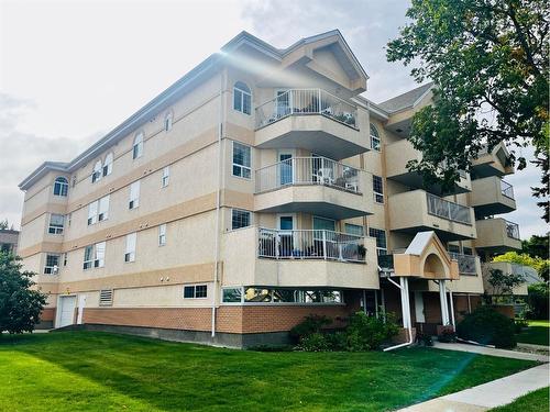 301-5101 51 Street, Vermilion, AB - Outdoor With Balcony