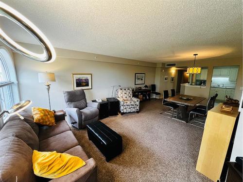 301-5101 51 Street, Vermilion, AB - Indoor Photo Showing Living Room