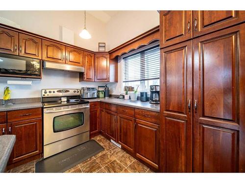 5516 43A Street, Provost, AB - Indoor Photo Showing Kitchen