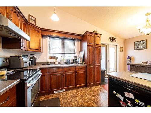 5516 43A Street, Provost, AB - Indoor Photo Showing Kitchen