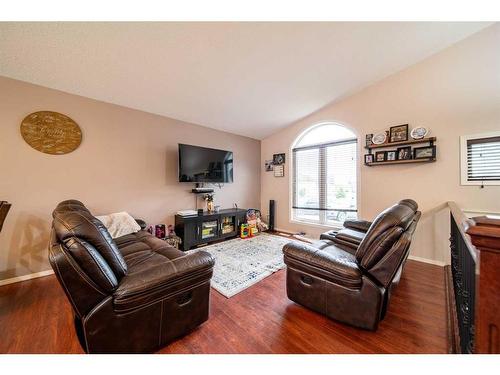 5516 43A Street, Provost, AB - Indoor Photo Showing Living Room