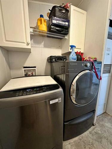 4931 52 Street, Consort, AB - Indoor Photo Showing Laundry Room