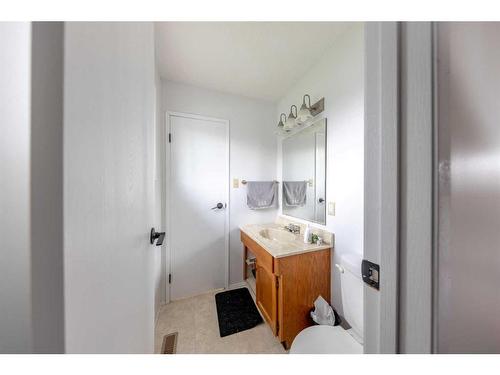 107 5 Avenue West, Maidstone, SK - Indoor Photo Showing Bathroom