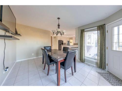 3906 59 Avenue Close, Lloydminster, AB - Indoor Photo Showing Dining Room