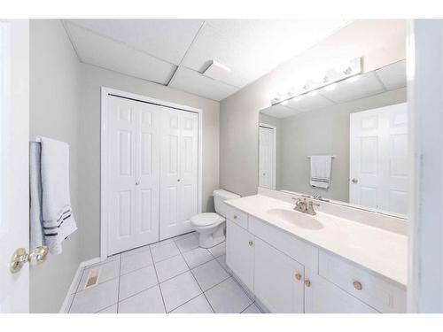 3906 59 Avenue Close, Lloydminster, AB - Indoor Photo Showing Bathroom