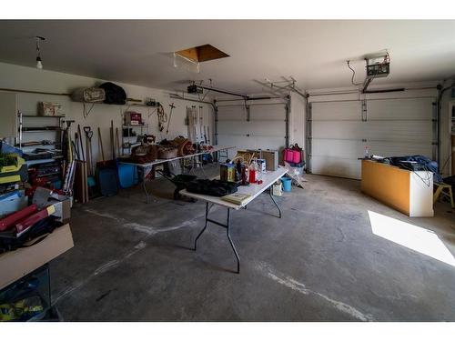 1038 16 Avenue, Wainwright, AB - Indoor Photo Showing Garage