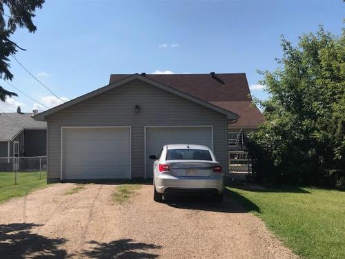 1038 16 Avenue, Wainwright, AB - Outdoor