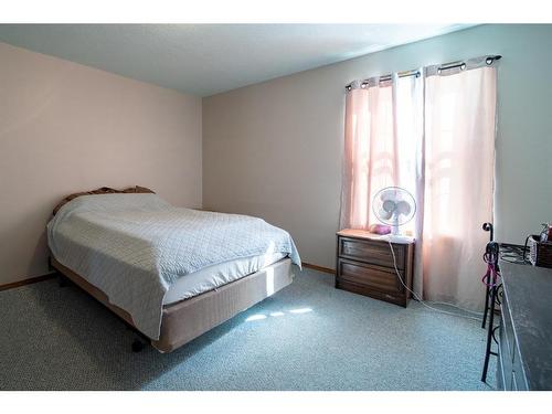 1038 16 Avenue, Wainwright, AB - Indoor Photo Showing Bedroom