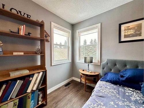 5808 51 Avenue, Vermilion, AB - Indoor Photo Showing Bedroom