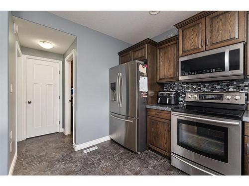 7213 29 Street, Lloydminster, AB - Indoor Photo Showing Kitchen With Stainless Steel Kitchen