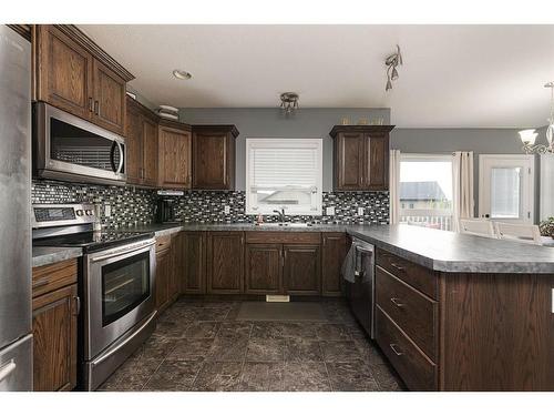 7213 29 Street, Lloydminster, AB - Indoor Photo Showing Kitchen With Stainless Steel Kitchen With Upgraded Kitchen