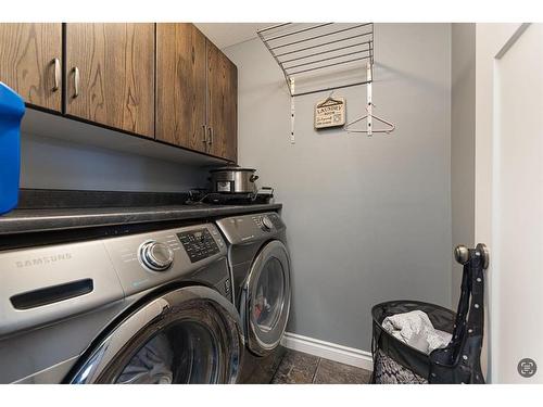 7213 29 Street, Lloydminster, AB - Indoor Photo Showing Laundry Room