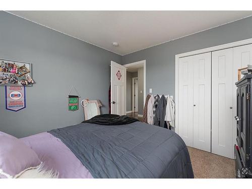 7213 29 Street, Lloydminster, AB - Indoor Photo Showing Bedroom