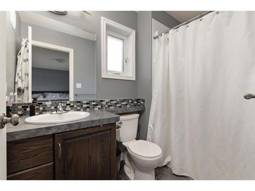 7213 29 Street, Lloydminster, AB - Indoor Photo Showing Bathroom