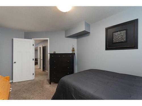 7213 29 Street, Lloydminster, AB - Indoor Photo Showing Bedroom