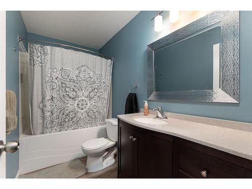 7213 29 Street, Lloydminster, AB - Indoor Photo Showing Bathroom