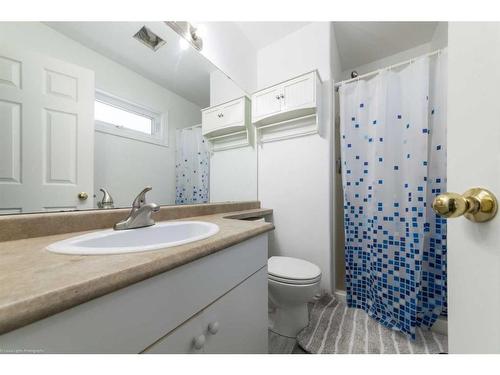 5309 23 Street, Lloydminster, AB - Indoor Photo Showing Bathroom