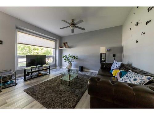 5309 23 Street, Lloydminster, AB - Indoor Photo Showing Living Room