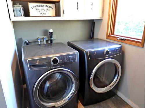 4702 52 Avenue, Vermilion, AB - Indoor Photo Showing Laundry Room