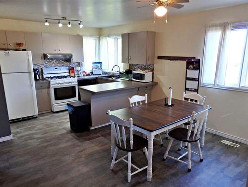 4702 52 Avenue, Vermilion, AB - Indoor Photo Showing Kitchen