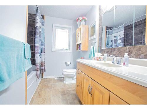 411 4 Avenue East, St. Walburg, SK - Indoor Photo Showing Bathroom