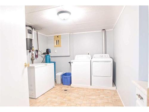 411 4 Avenue East, St. Walburg, SK - Indoor Photo Showing Laundry Room