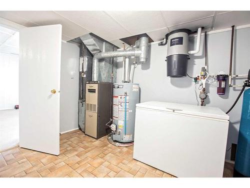 411 4 Avenue East, St. Walburg, SK - Indoor Photo Showing Laundry Room