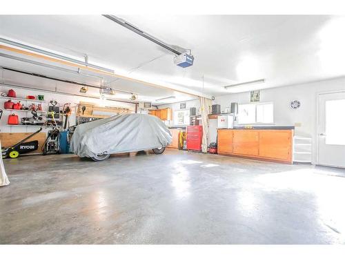 411 4 Avenue East, St. Walburg, SK - Indoor Photo Showing Garage