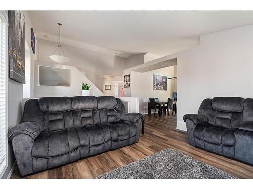 3110 66 Avenue Court, Lloydminster, AB - Indoor Photo Showing Living Room