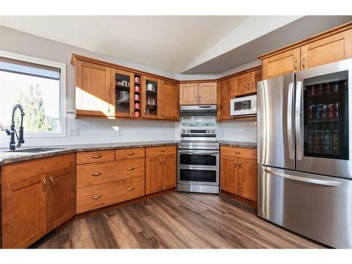 3110 66 Avenue Court, Lloydminster, AB - Indoor Photo Showing Kitchen