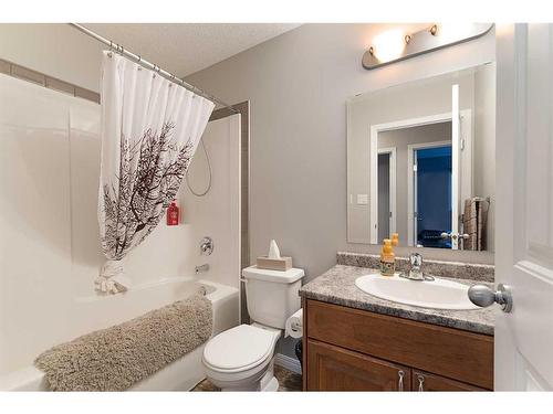 14-2715 73 Avenue, Lloydminster, AB - Indoor Photo Showing Bathroom