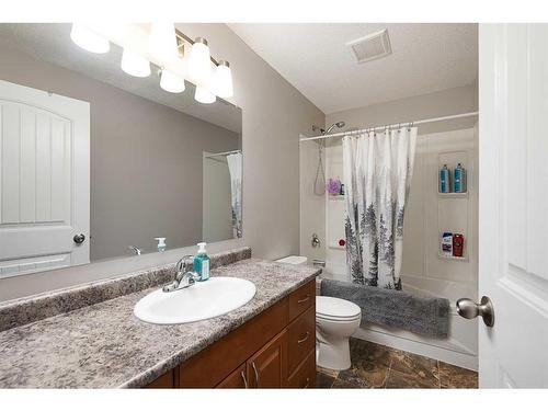 14-2715 73 Avenue, Lloydminster, AB - Indoor Photo Showing Bathroom