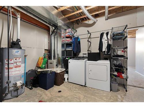 14-2715 73 Avenue, Lloydminster, AB - Indoor Photo Showing Laundry Room