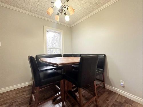 505 6 Avenue, Wainwright, AB - Indoor Photo Showing Dining Room