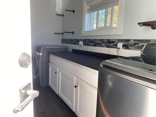 209 Main Street, Waseca, SK - Indoor Photo Showing Laundry Room